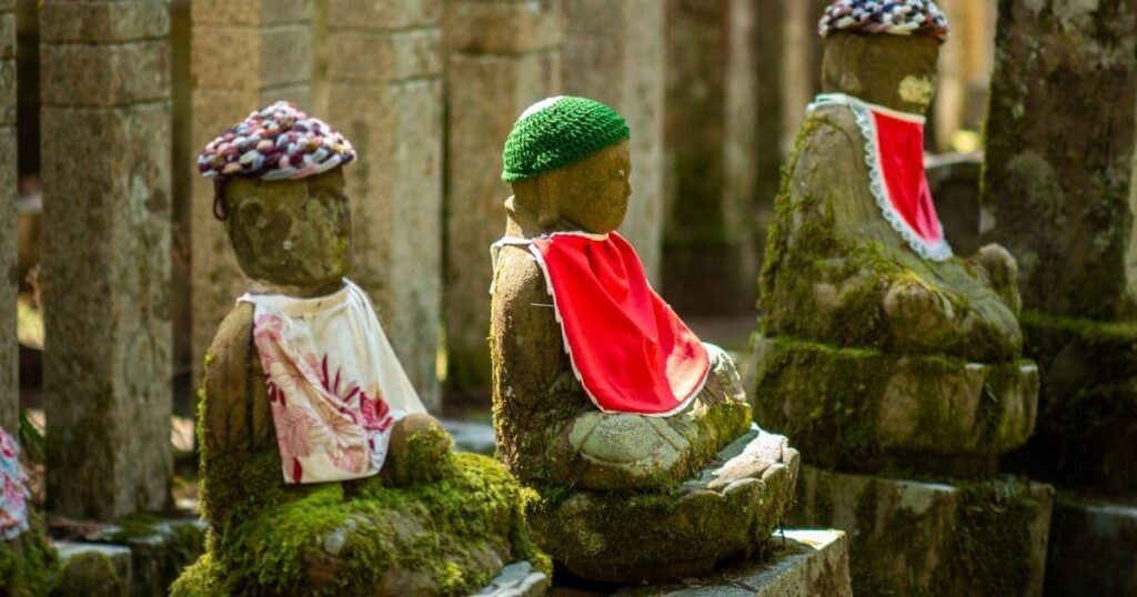 高野山奧之院墓碑