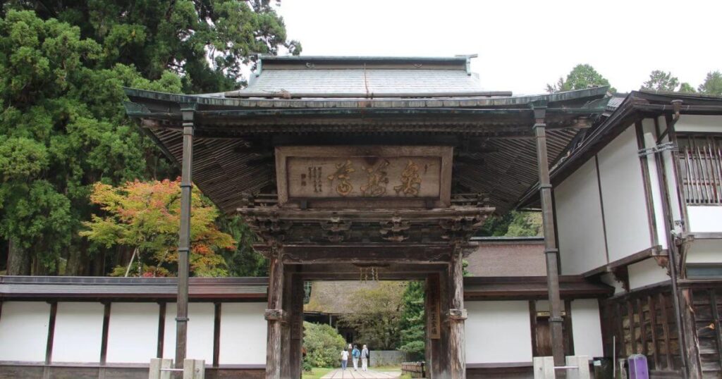 高野山金剛三昧院山門
