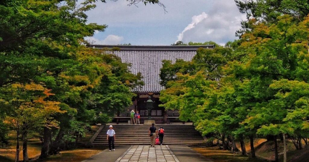 京都仁和寺正殿參道景色