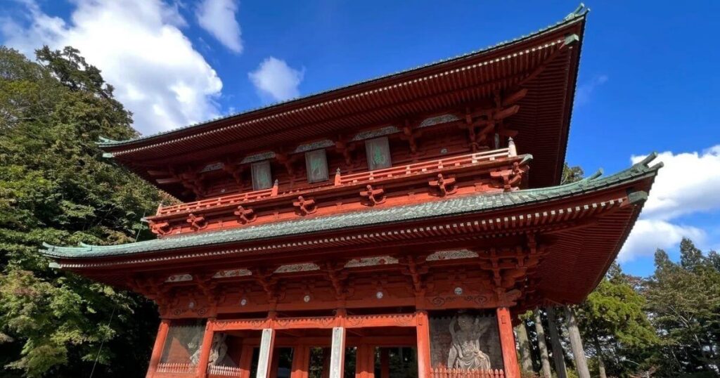 高野山朱紅色山門