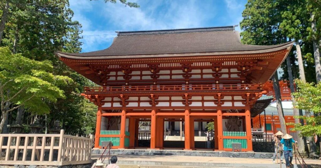 壇上伽藍中門正面