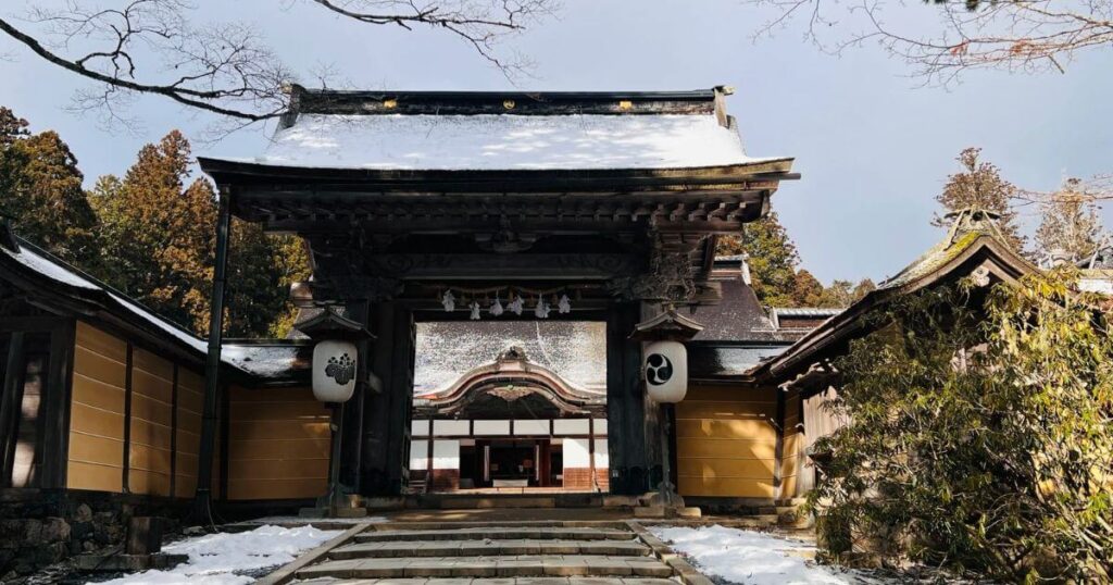 高野山冬季雪景寺院