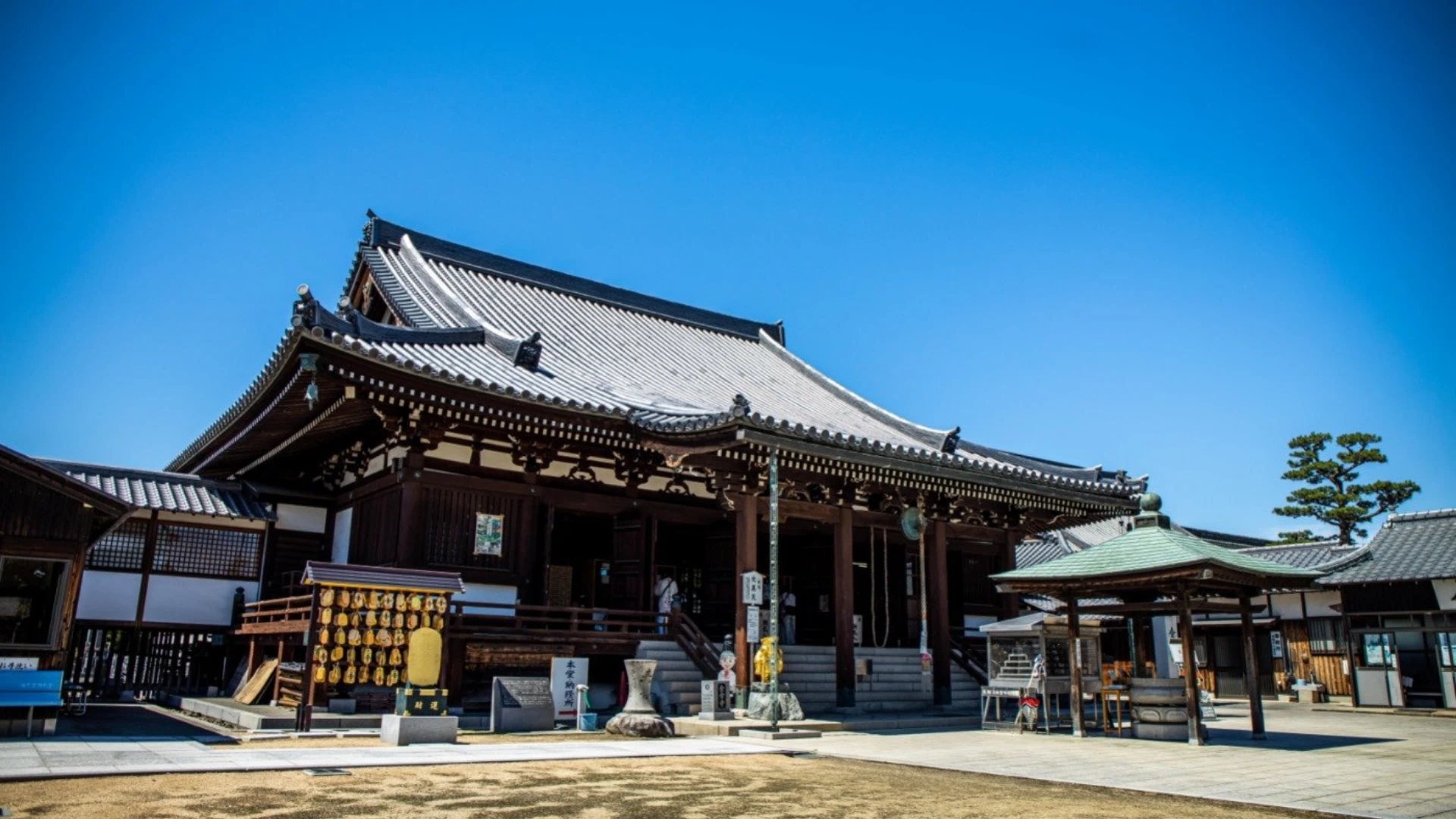 第七十四番甲山寺兔子石像